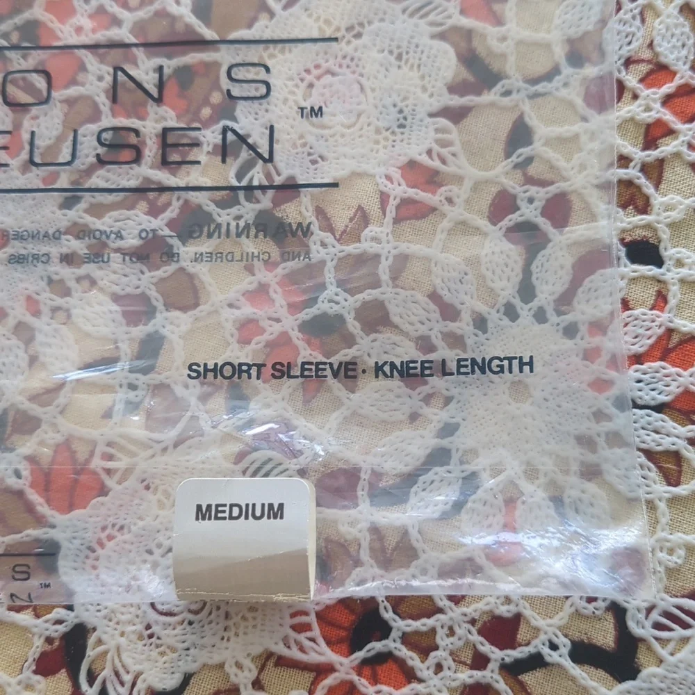Editions by Van Huesen vintage 2 piece pajamas - Picture 6 of 8